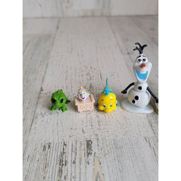 Disney mini mascot Olaf gus gus flounder Mrs Potts tangled toy set - Picture 2 of 8